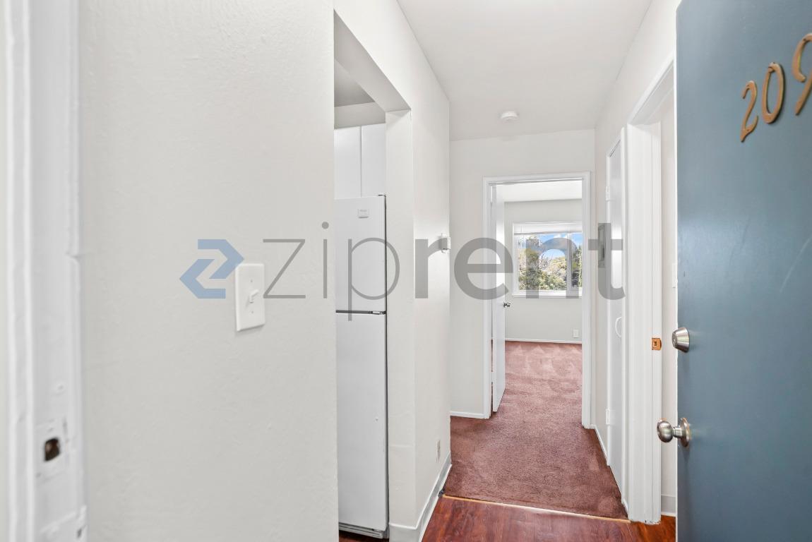 Building Photo - Unit 209