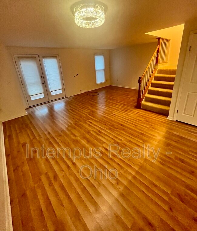 Building Photo - 2071 Stratford Ct