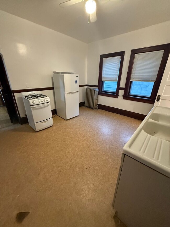 Building Photo - 2252 S 7th St