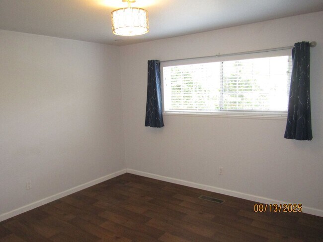 Building Photo - Beautiful single story home with amazing b...