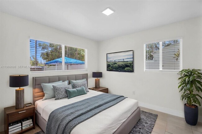 Building Photo - 1548 NE 131st Ln