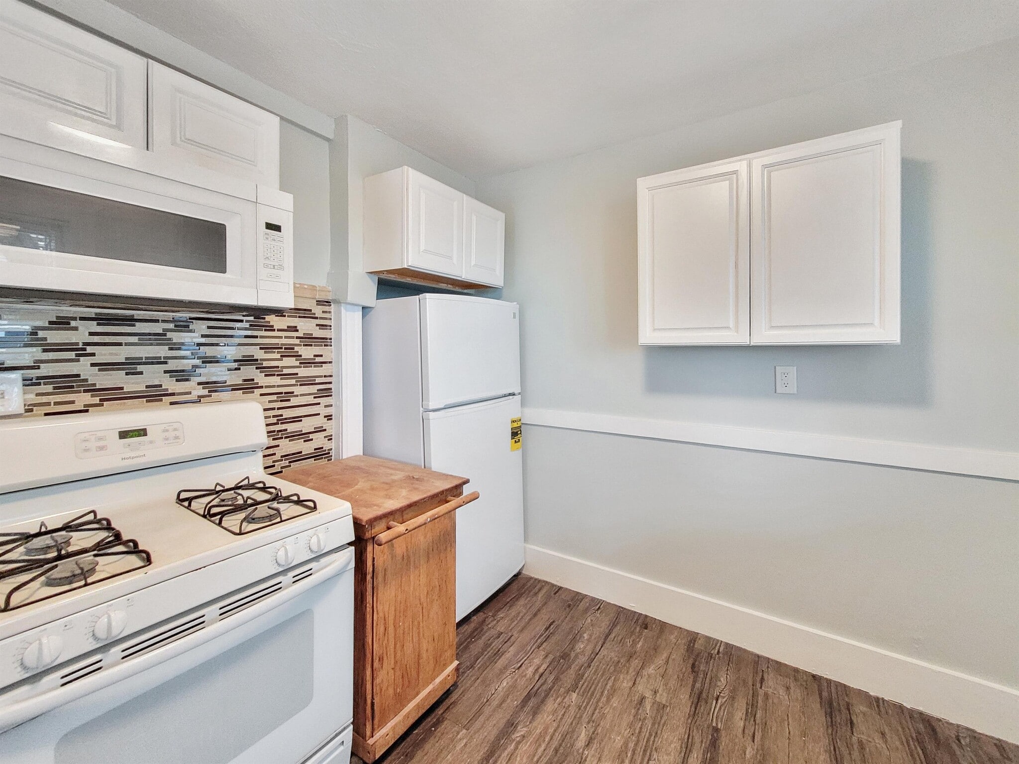 Building Photo - 17 Wachusett St