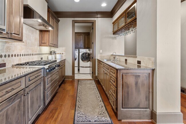 Building Photo - 501 Samuels Ave