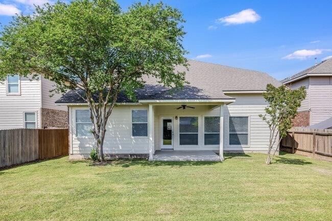 Building Photo - 4001 Veiled Falls Dr