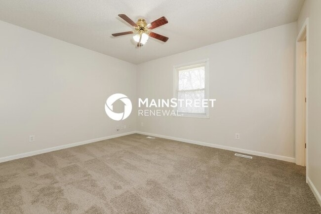 Building Photo - 3 Bedroom Pet-Friendly Home in Pleasant Valley, MO with Main Street Renewal