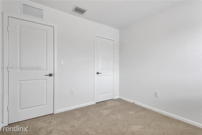 Building Photo - 3 br, 2 bath House - 2445 SE 10Th Street