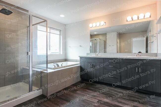 Building Photo - 2445 S Jasper Dr