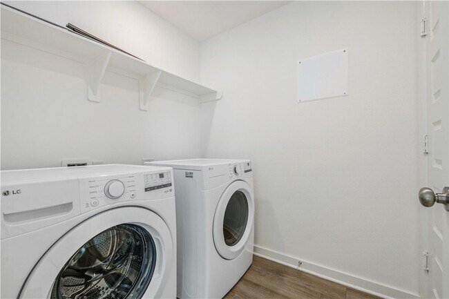 Building Photo - 6101 Pocono Dr