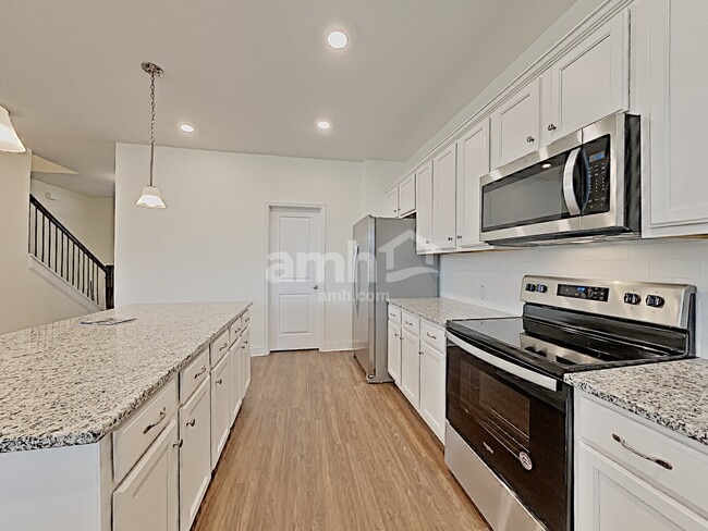 Building Photo - 308 Elmhurst Dr