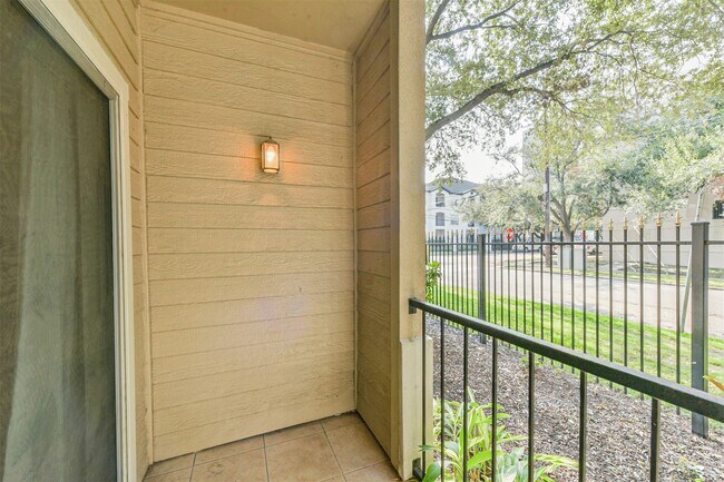 Building Photo - 3231 Allen Pkwy