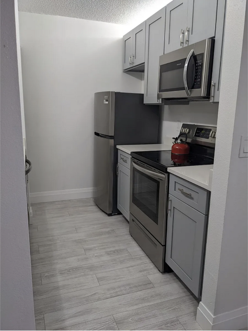 Building Photo - 201 Santa Clara Dr