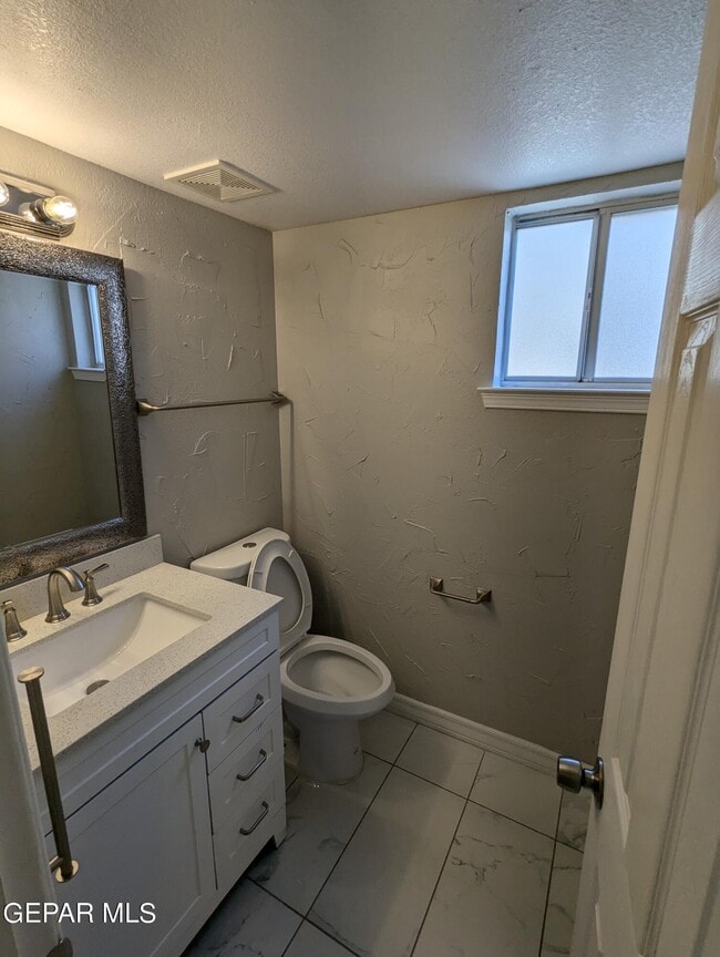Building Photo - 636 Paseo De Flor Cir