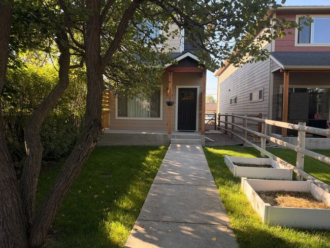 Building Photo - 2107 Kensington Ave