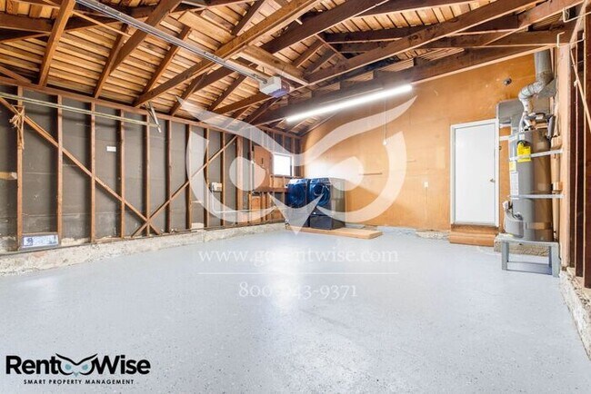 Building Photo - 1109 Ridgewood Dr