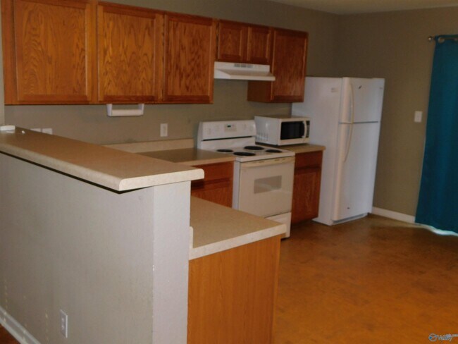 Building Photo - 3146 Castlecreek Dr SW
