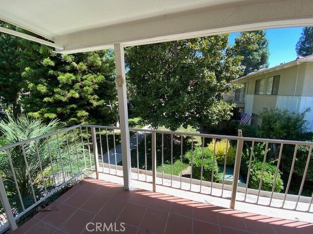 Building Photo - 547 Via Estrada