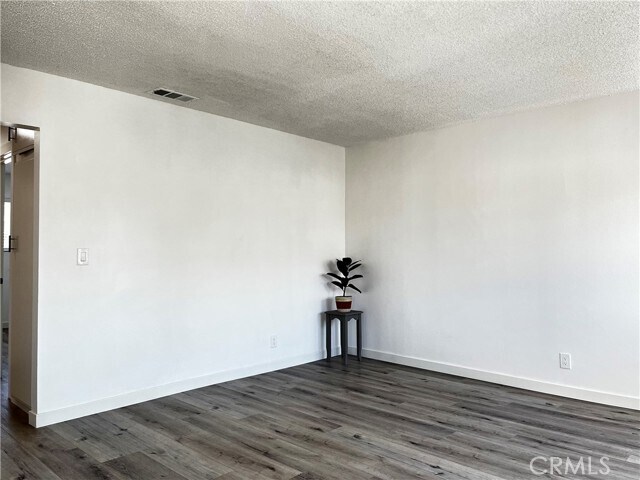 Building Photo - 7631 Amazon Dr