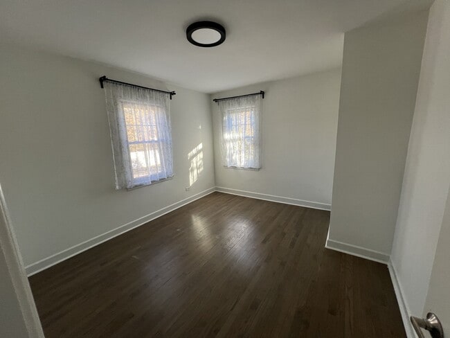 Building Photo - 220 N Graylynn Dr