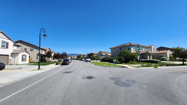 Building Photo - 1280 Palermo Dr