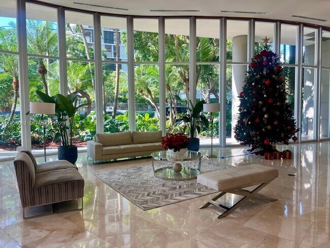 Building Photo - 2475 Brickell Ave