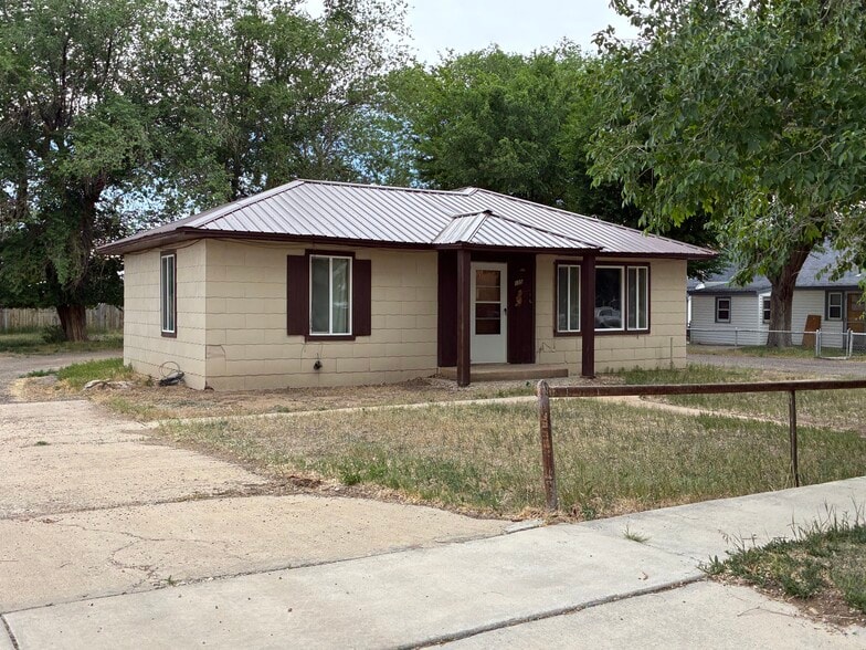 Primary Photo - 135 S Grand Ave