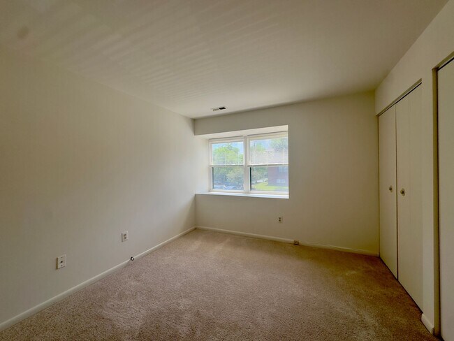 Building Photo - 20 Juliet Ln