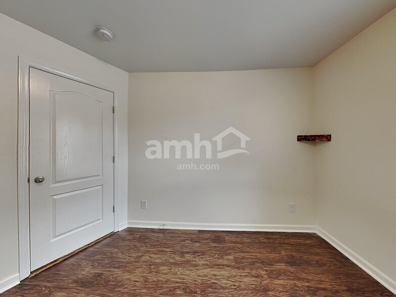 Building Photo - 3009 Rock Springs Rd