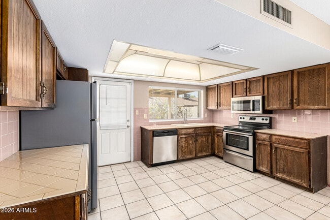 Building Photo - 5227 W Poinsettia Dr