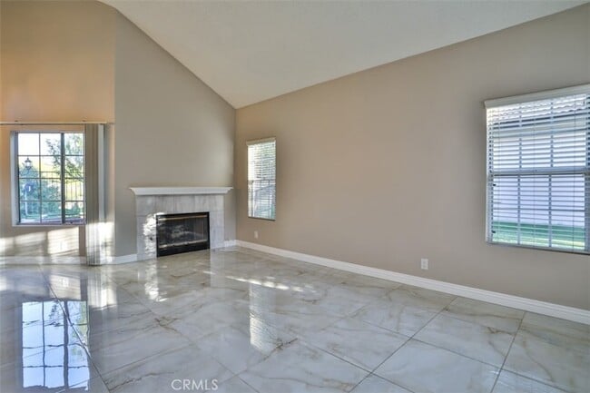 Building Photo - 176 Cll Renata