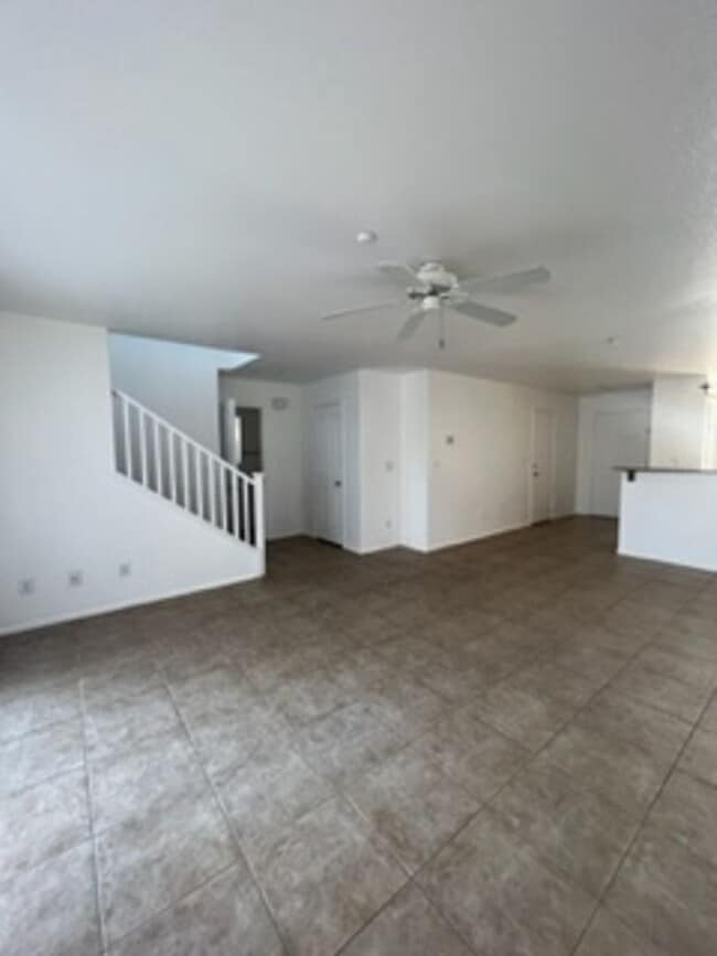 Building Photo - 1172 Paradise Desert Ave