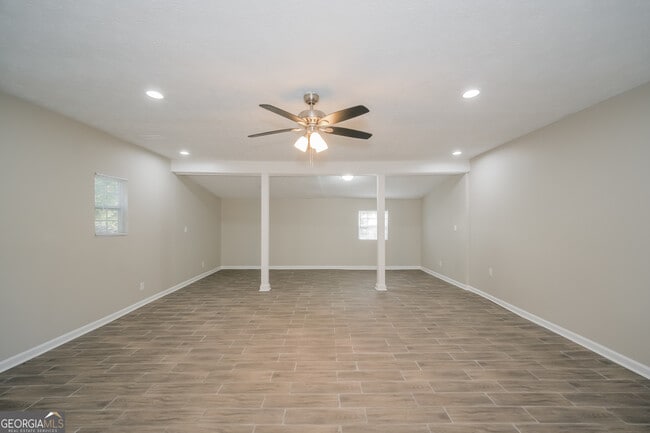 Building Photo - 205 Wellington Dr