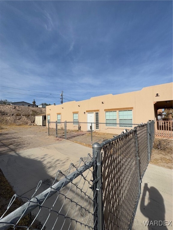 Building Photo - 1691 Sierra Vista Dr