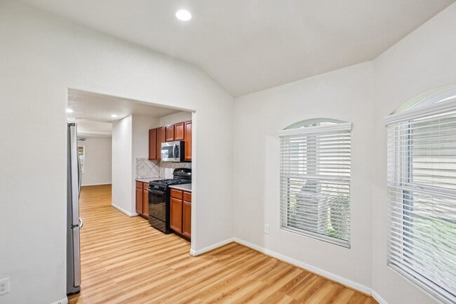 Building Photo - 21127 Fox Orchard Ct