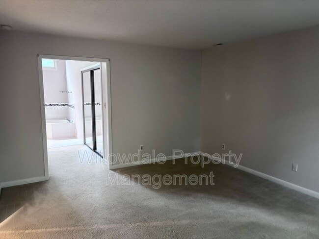 Building Photo - 314 King George Loop