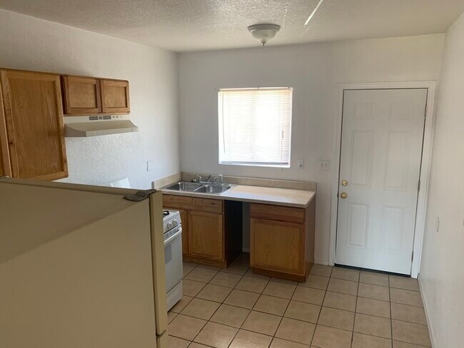 Building Photo - All utilities paid