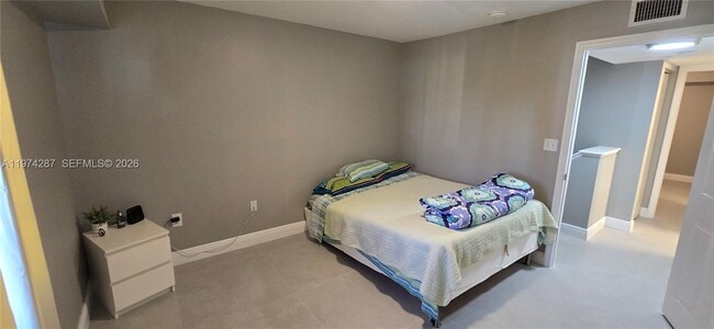 Building Photo - 2945 NE 185th St