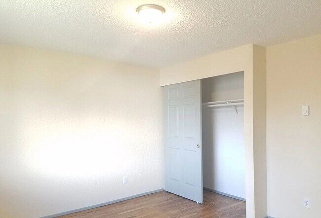 Building Photo - Desired NE Tacoma Community