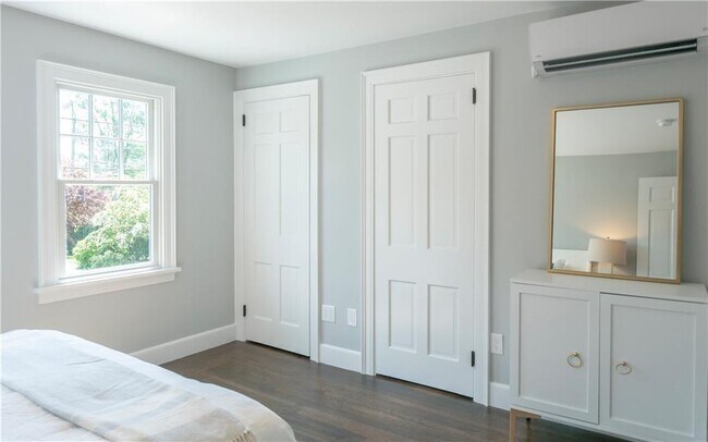 Building Photo - 118 Ruggles Ave