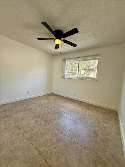 Building Photo - 3061 NE 49th St