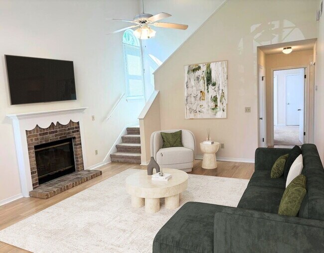 Building Photo - "Charming 3-Bed Oasis in Shalimar with 2 F...