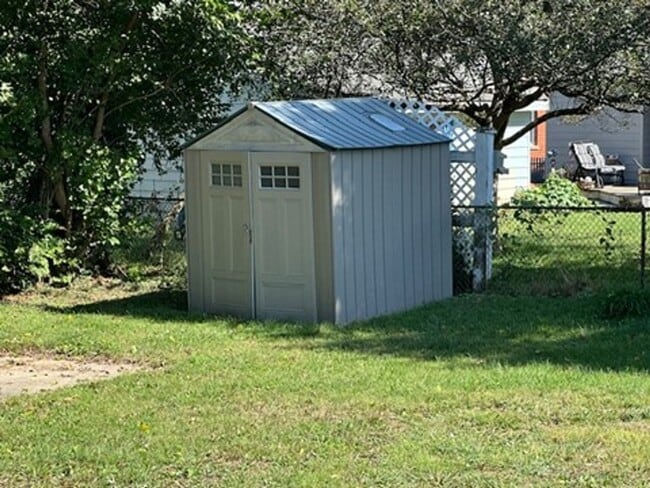 Building Photo - Attractive 3 BR House in Beaumont! Finishe...