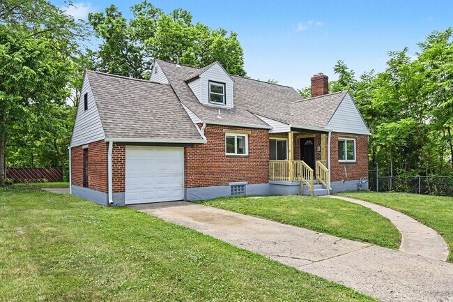 Building Photo - Renovated 3 Bed 2 Bath Home