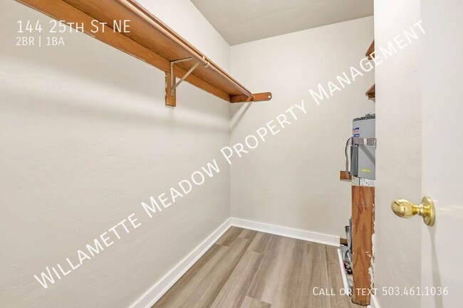 Building Photo - Beautifully Updated 2-Bedroom Apartment in...