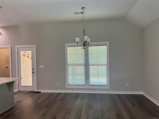 Building Photo - 107 Fox Run Dr