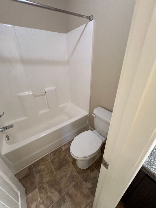 Building Photo - Beautiful 3-Bedroom, 2.5-Bath Home in Established Community!