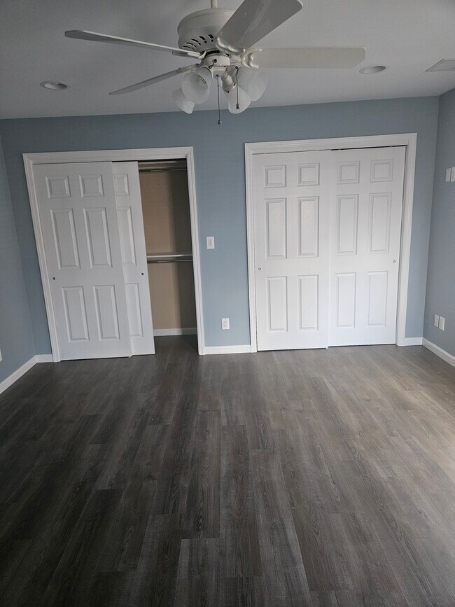 Building Photo - 11 Laurel Ave