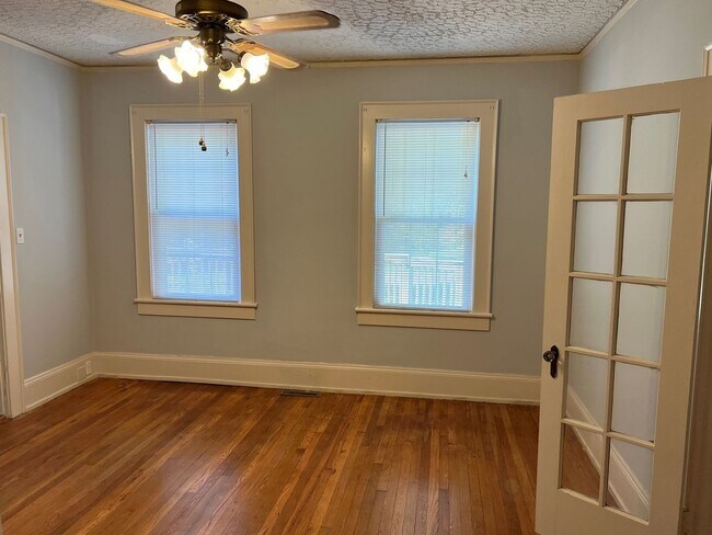 Building Photo - Home with 2 Bedrooms, 2 Baths with Bonus/C...