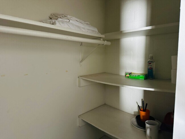 Building Photo - Furnished Studio with Cable TV and Free Laundry