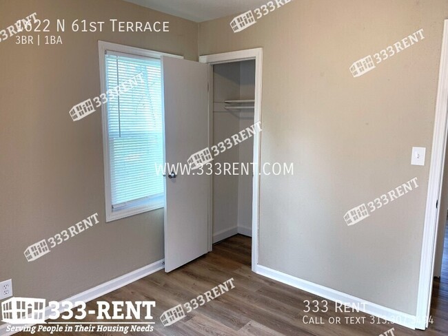 Building Photo - Renovated three bed one bath home with big...