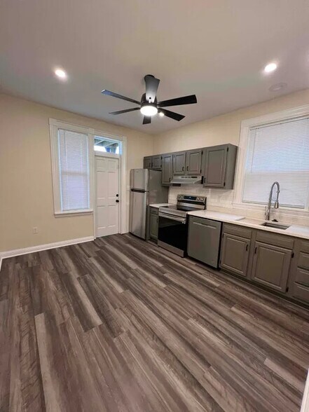 Building Photo - 521 Avery St